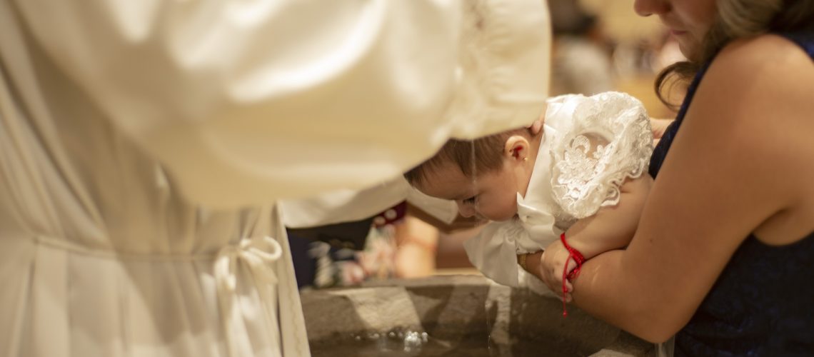 Rechercher le bijou idéal pour célébrer le baptême d’un enfant
